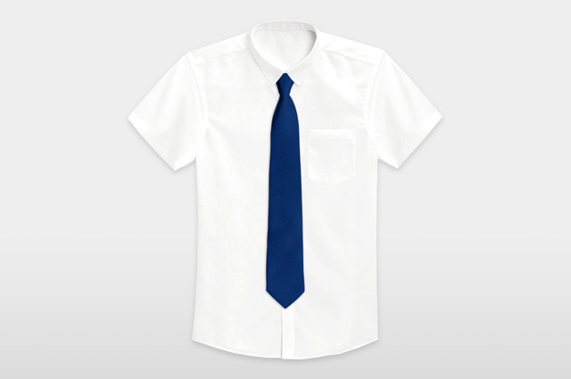 半袖シャツにネクタイ